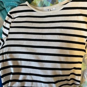 Cute striped top! fits to my waist:) i’m 5’4